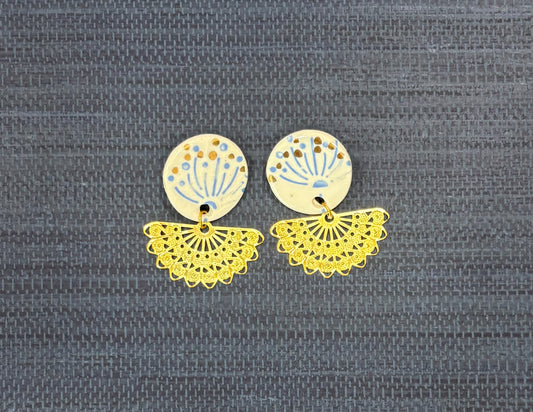 White and gold dangling earrings