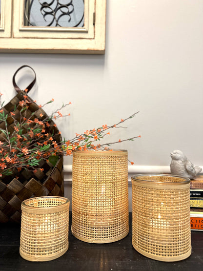 WEAVED RATTAN WRAPPED GLASS VASE/CANDLE HOLDER: Large