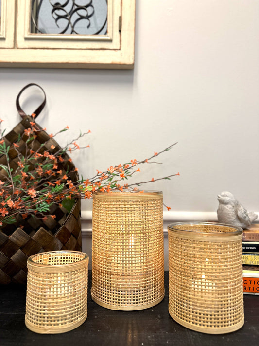 WEAVED RATTAN WRAPPED GLASS VASE/CANDLE HOLDER: Large